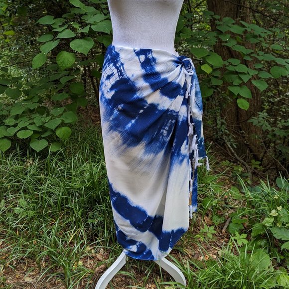 SOLEIL Pareo Wrap Swim Cover Up Sarong in Indigo Blue + White Tie Dye One Size - Picture 2 of 8